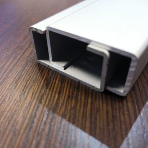 [LIQUIDACIÓN] Perfil guia colgador en argento cortada a mit