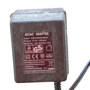 Alimentador 9v AC 300 mA de ocasión