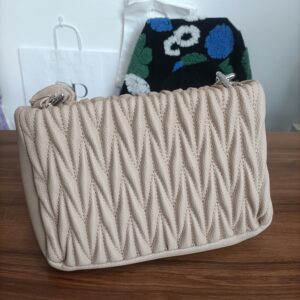 Bolso de polipiel beig