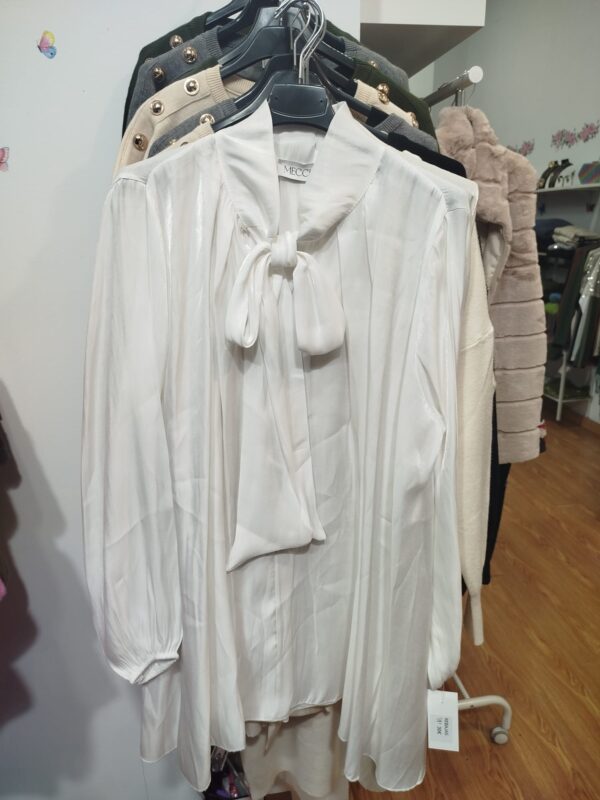 Blusa de lazo
