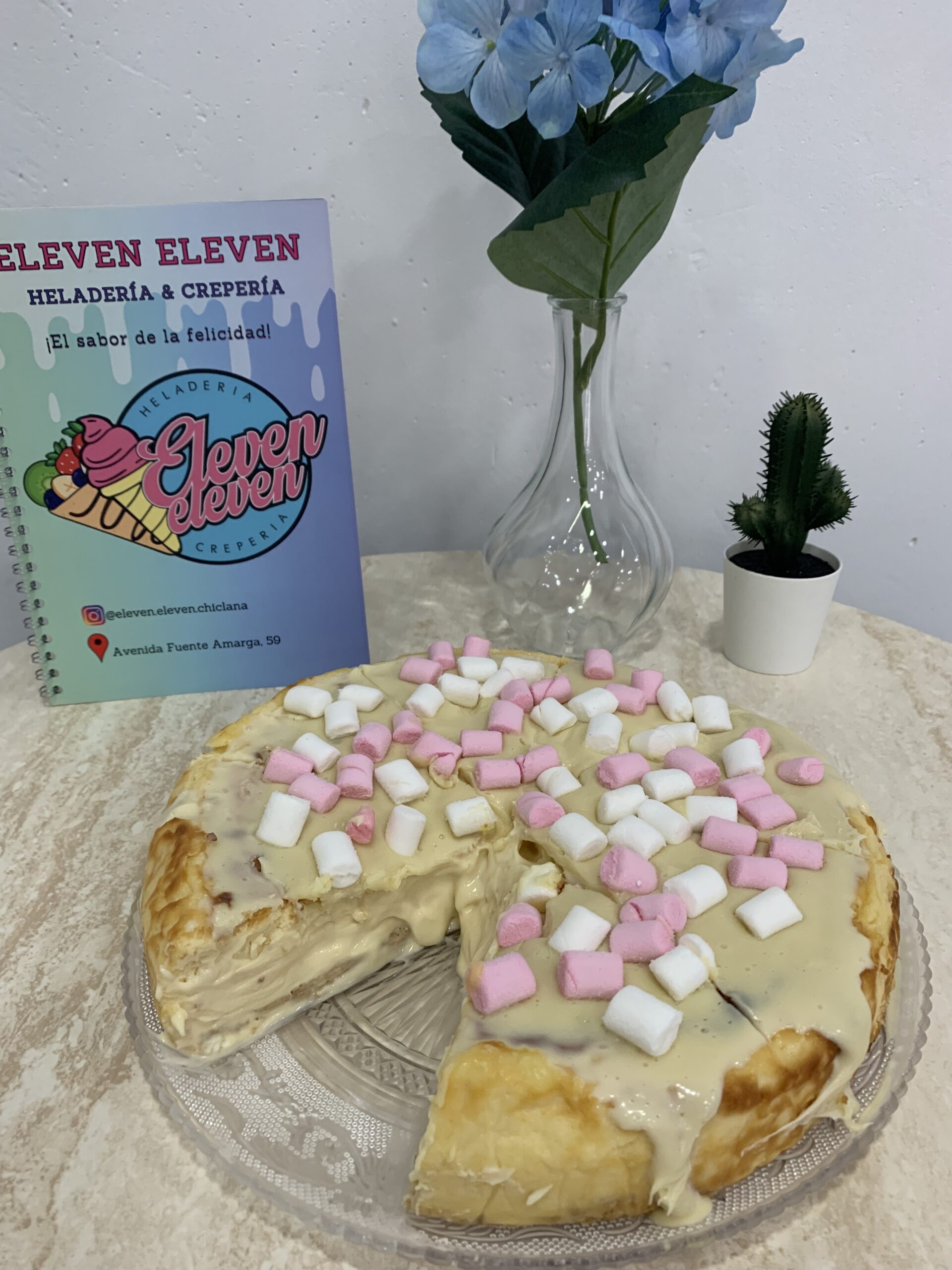 Cheesecake de licor de crema catalana con chocolate y nubes