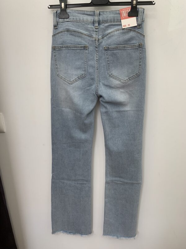 Pantalón vaquero campana claro - Imagen 4