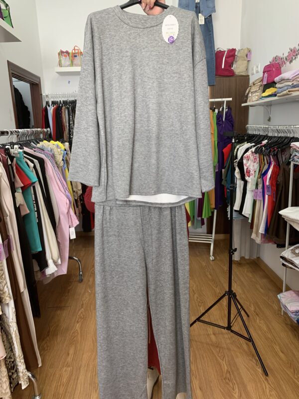 Conjunto de chandal Confot