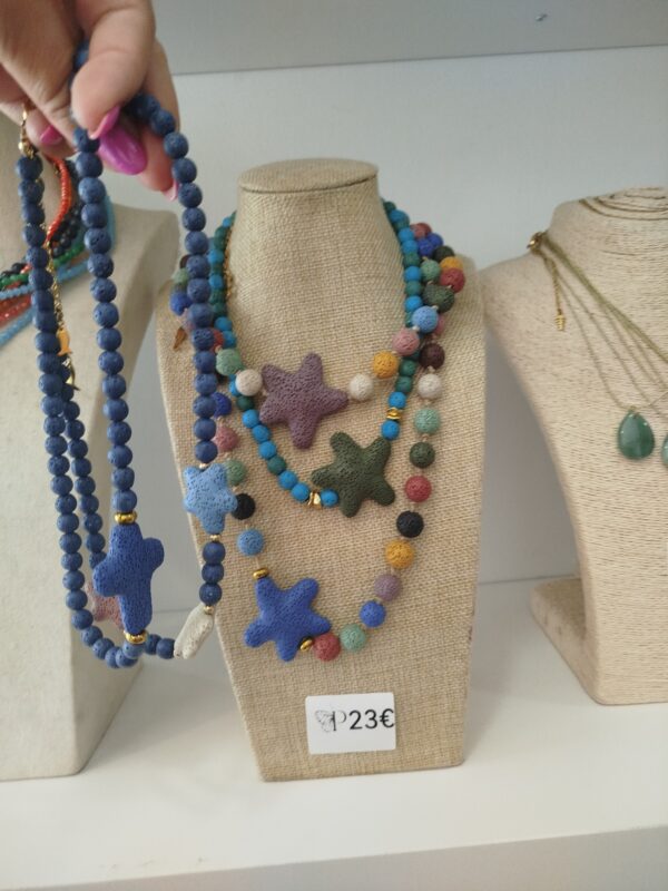Collares de piedra volcánica y pulseras variedad en colores. - Imagen 7